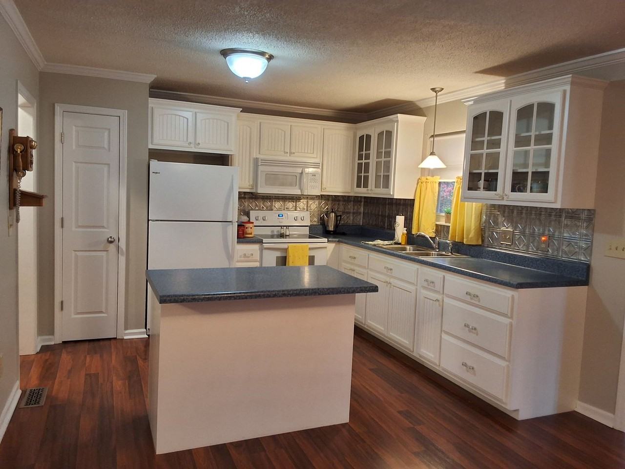 14989 Martel Rd - Photo 6 of 8