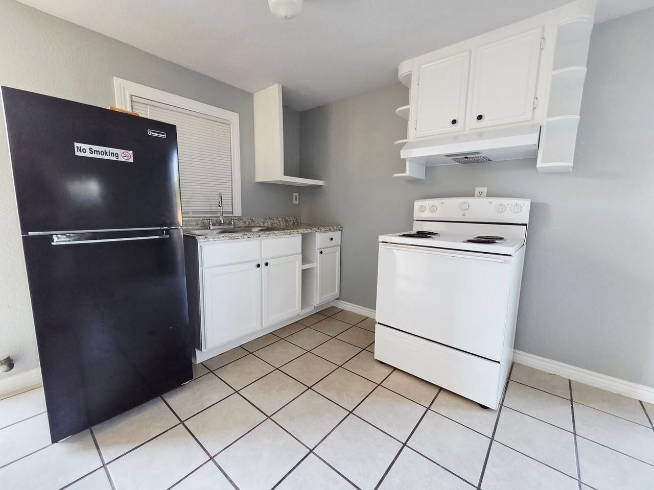 5403 Avenue Q 1/2 - Photo 3 of 10