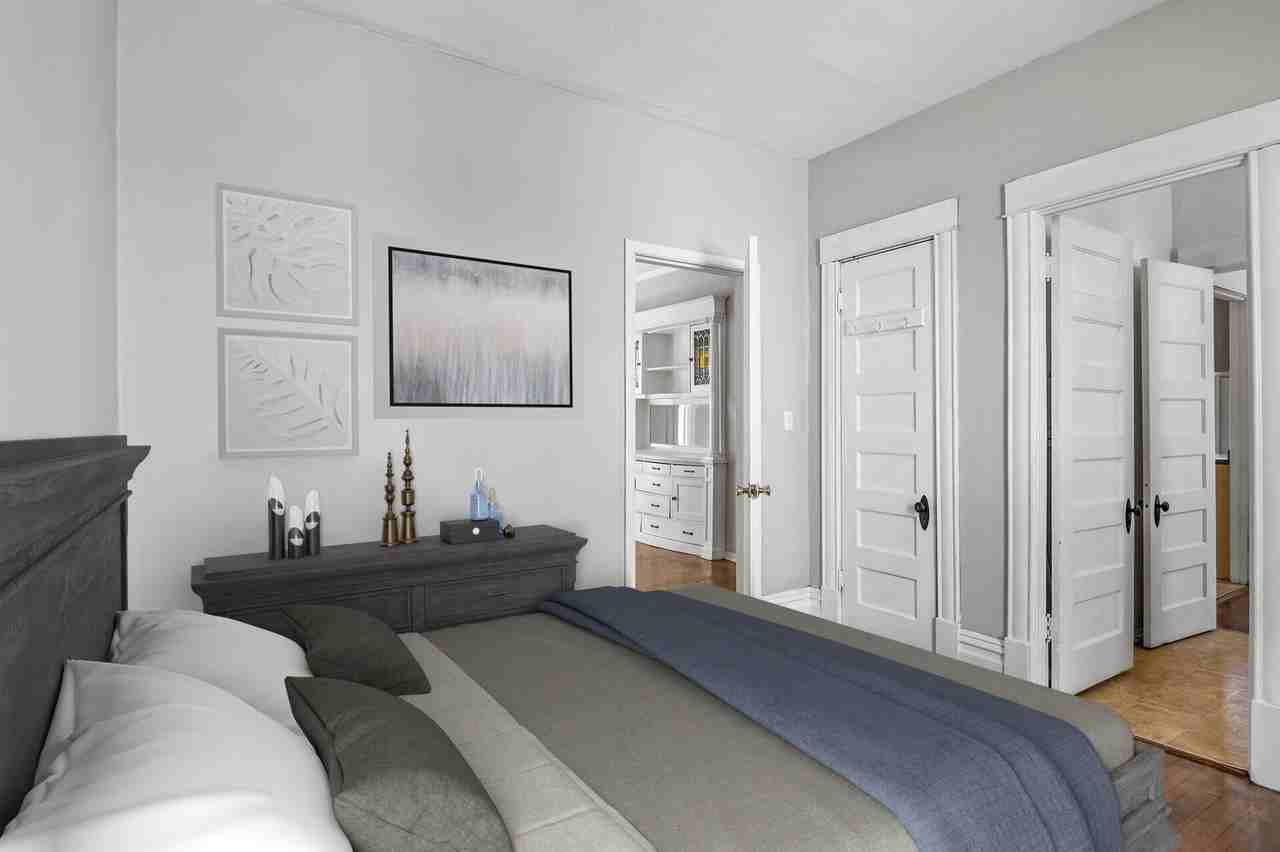 1326 Monroe St Ne - Photo 3 of 23