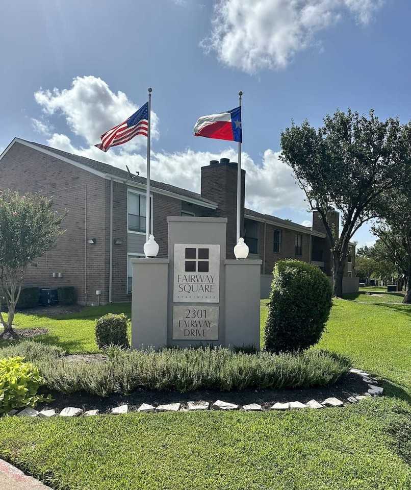 Fairway Square Apartments - Photo 2 of 43