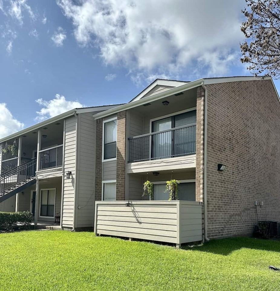 Fairway Square Apartments - Photo 4 of 43