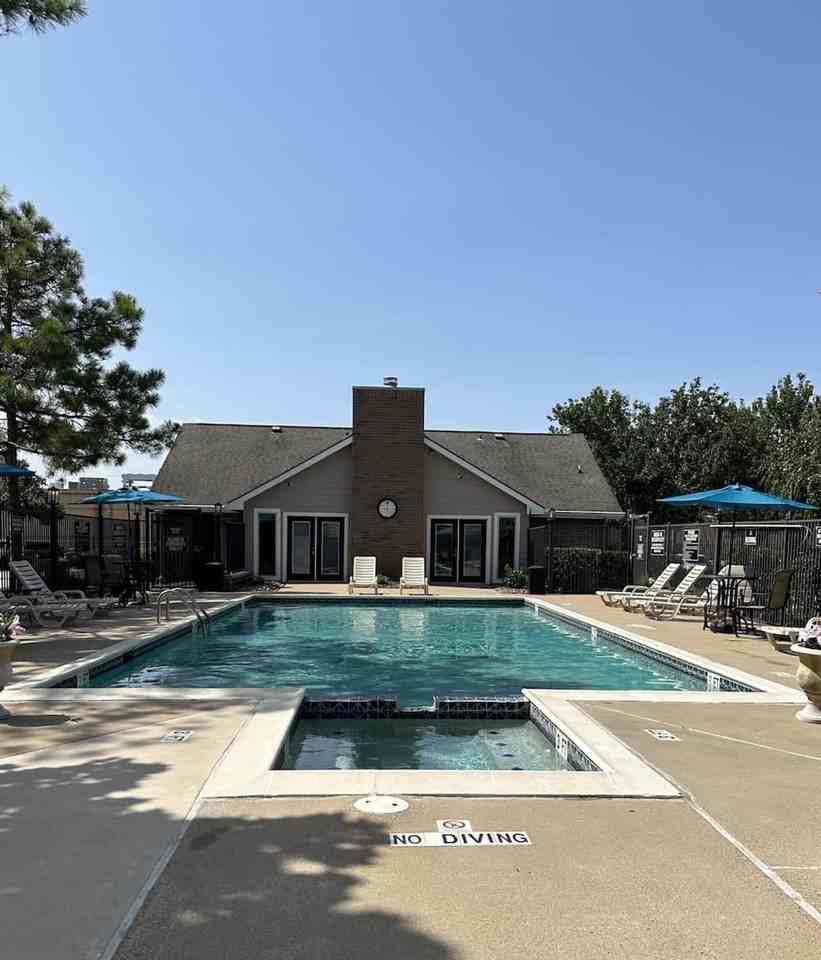 Fairway Square Apartments - Photo 6 of 43