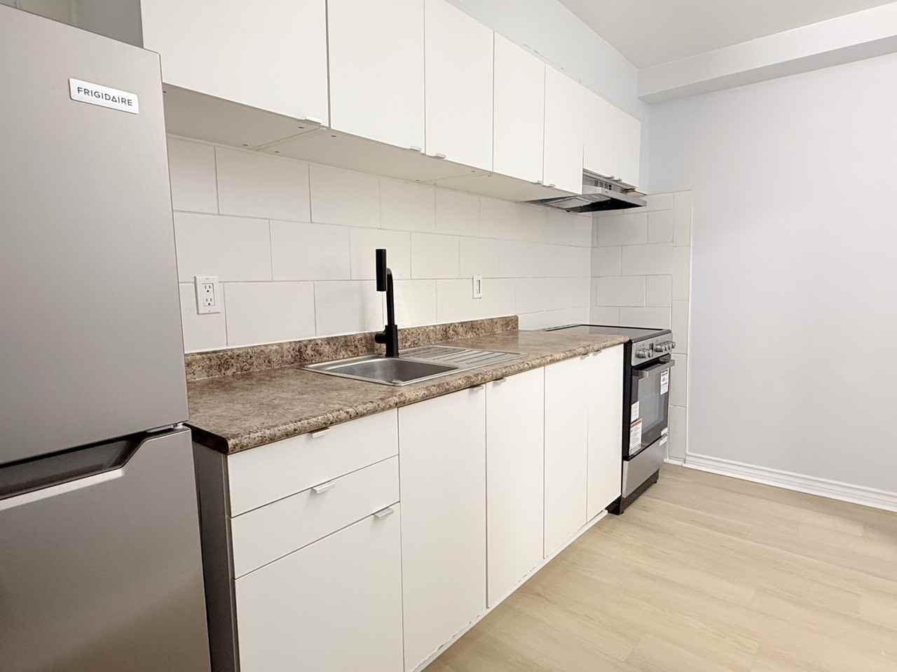 1989 Wyandotte Street West #704