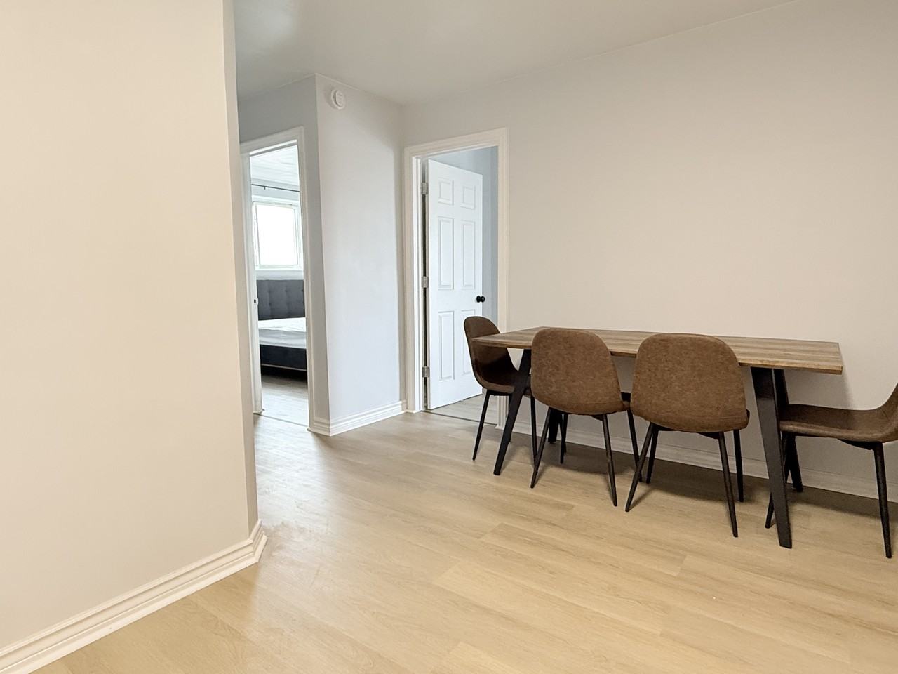 1989 Wyandotte St W #704 - Photo 3 of 14