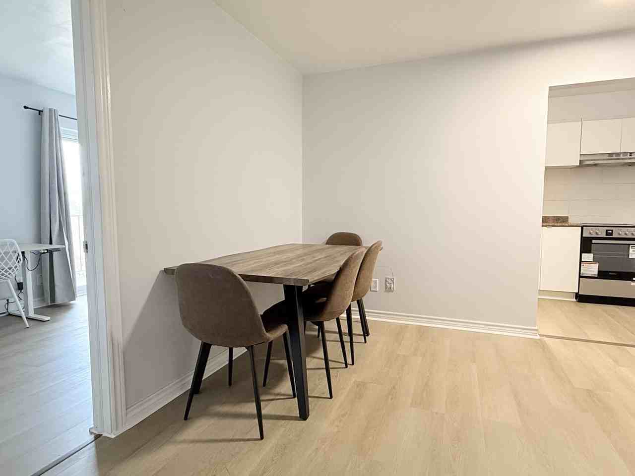 1989 Wyandotte St W #704 - Photo 6 of 14