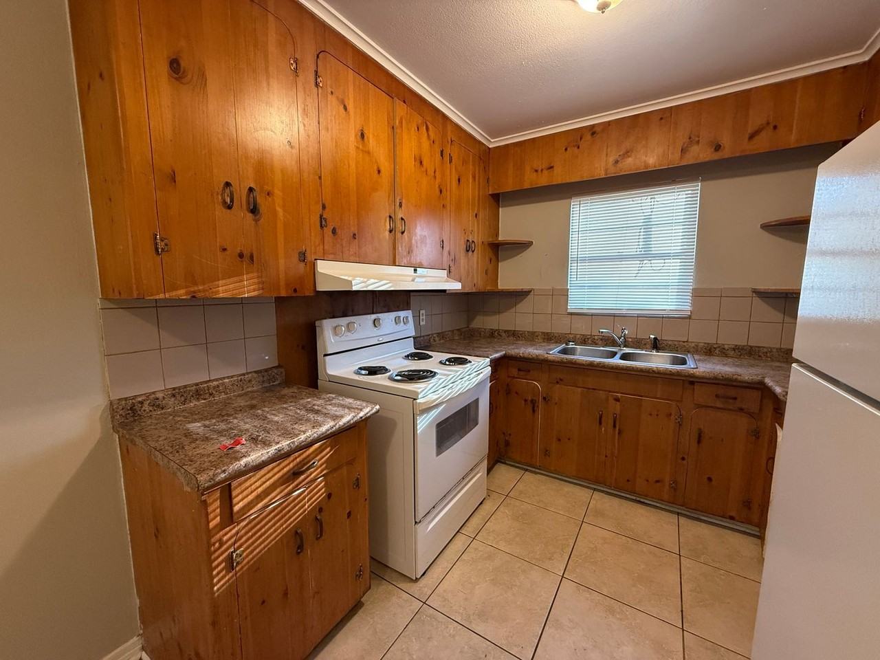 2914 West Cavett Drive - Photo 5 of 18