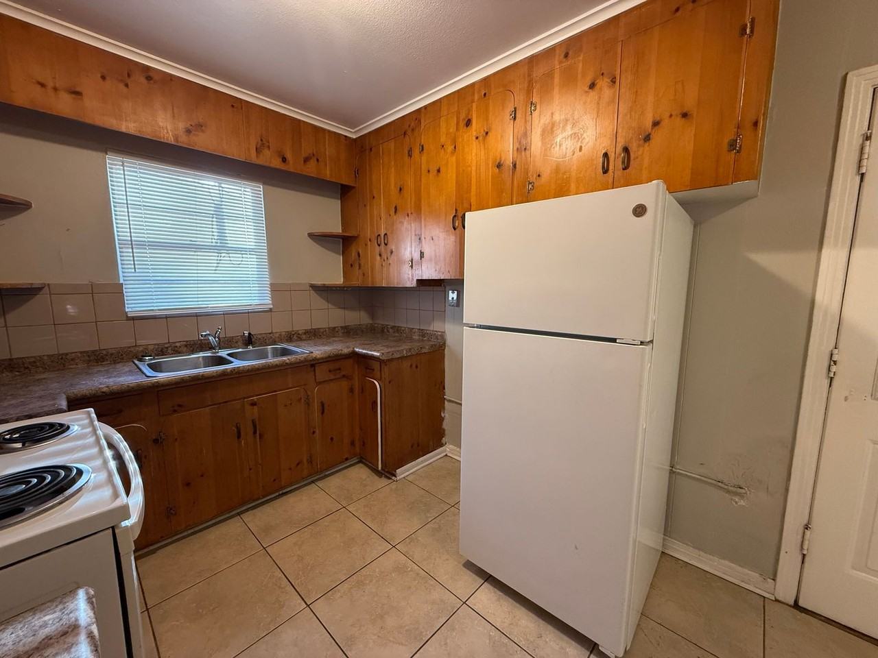 2914 West Cavett Drive - Photo 6 of 18