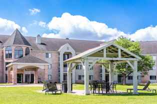 Hummingbird Cove Apartments - Photo 1 of 1