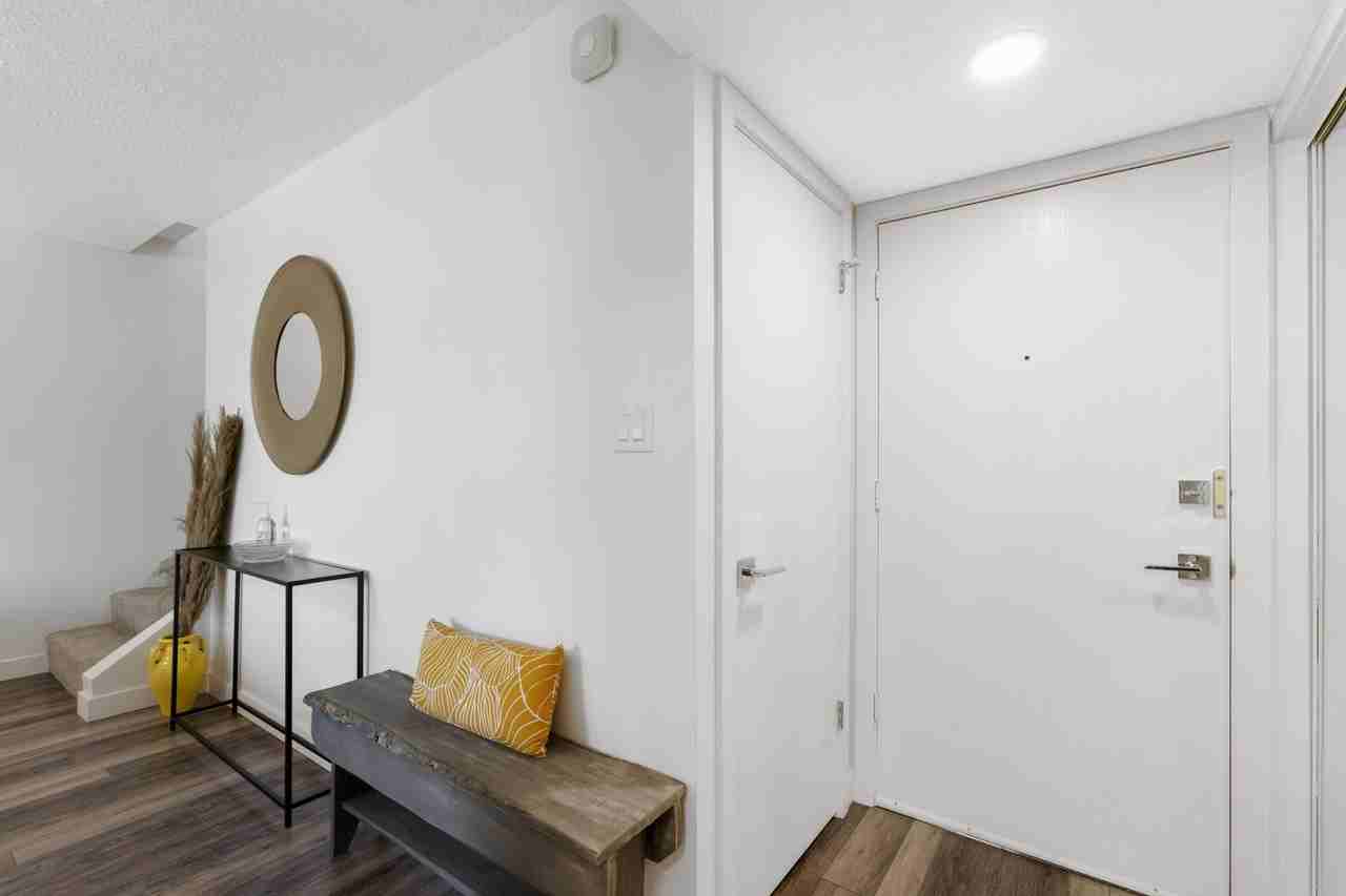 3519 49 Street NW - Photo 6 of 39