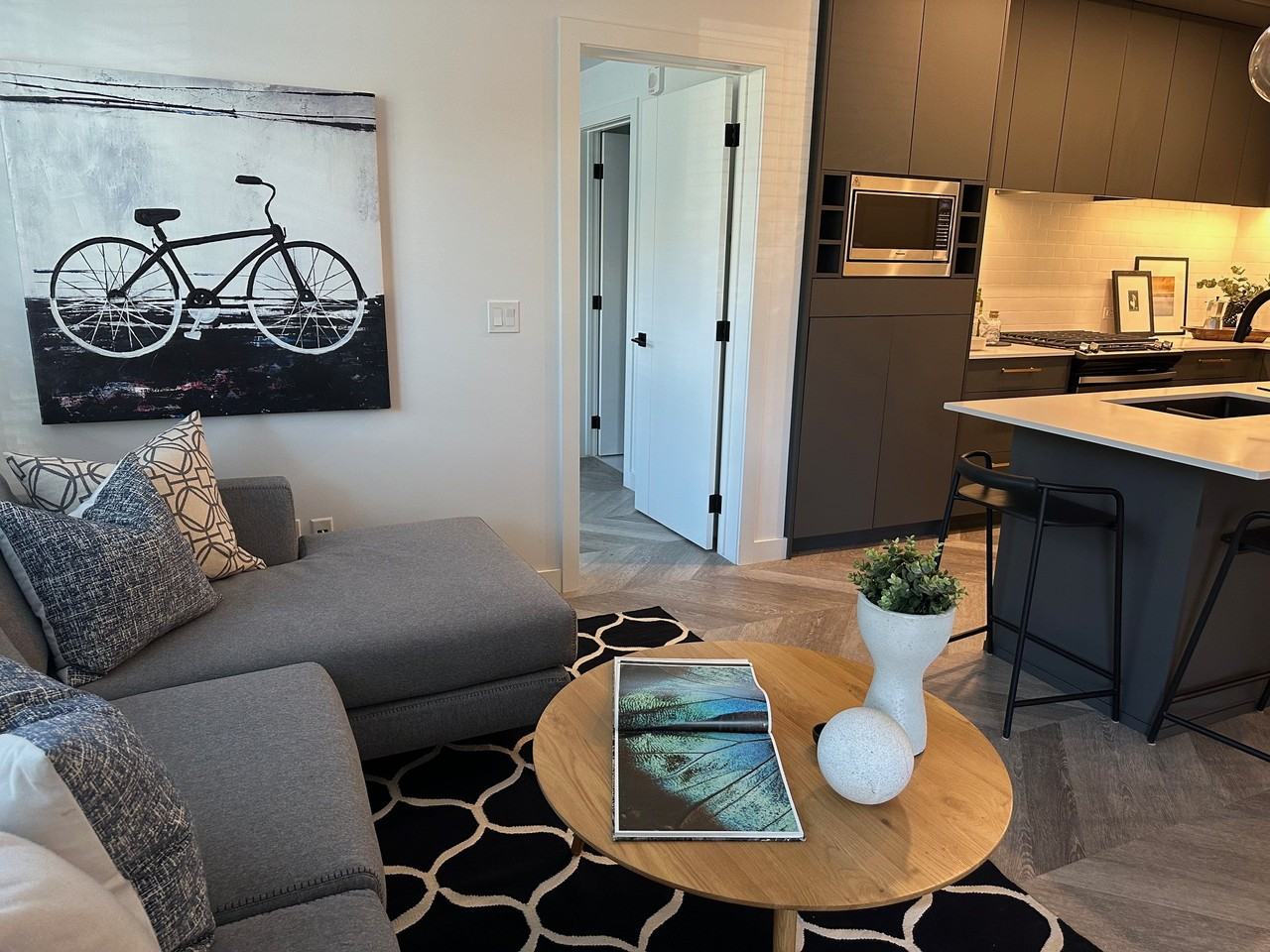 111 111 #1 - Photo 5 of 11