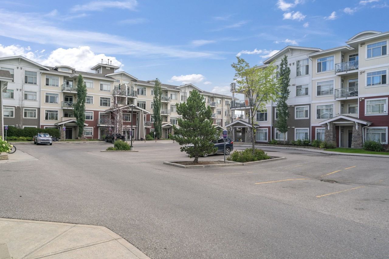 22 Auburn Bay Link SE #1 - Photo 2 of 30