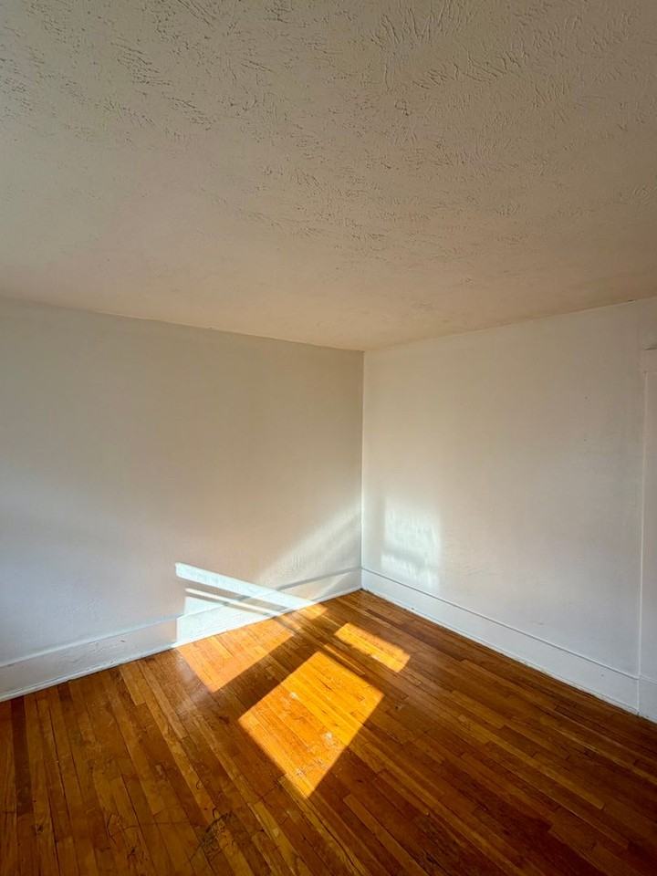 3303 Poppleton Ave - Photo 2 of 12