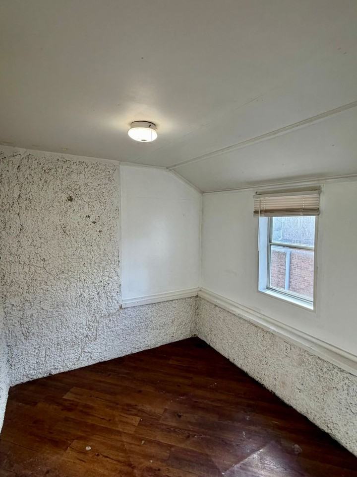 3303 Poppleton Ave - Photo 3 of 12