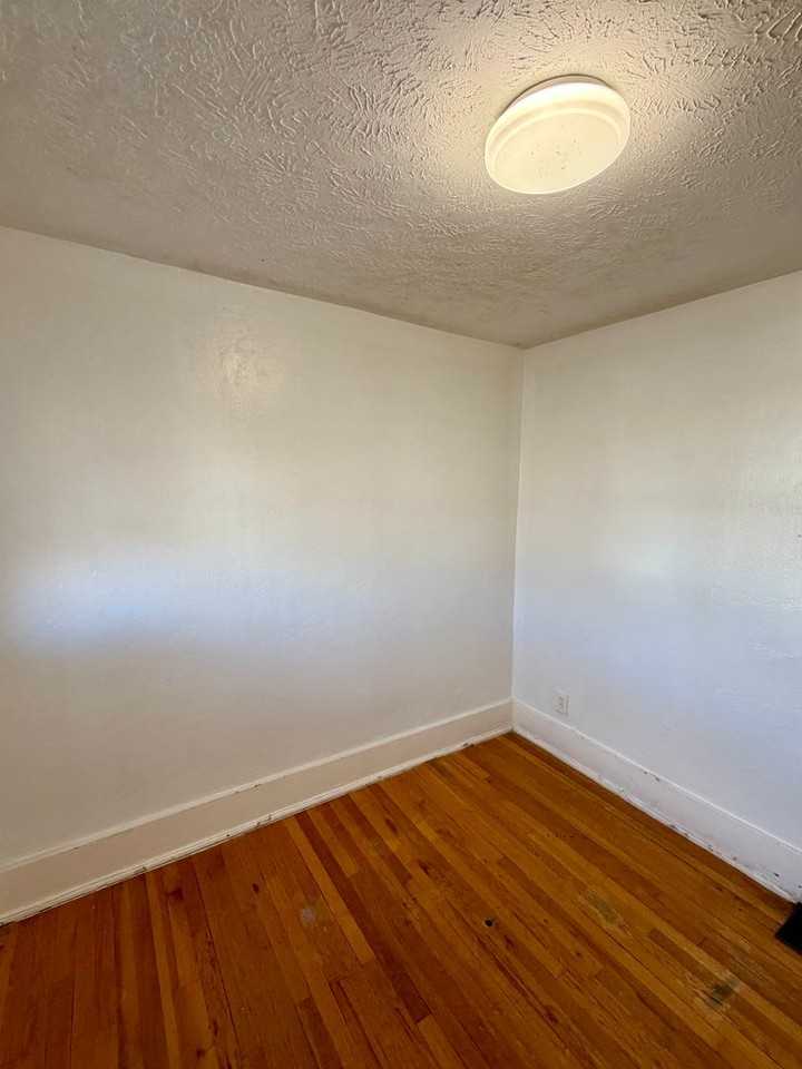 3303 Poppleton Ave - Photo 5 of 12