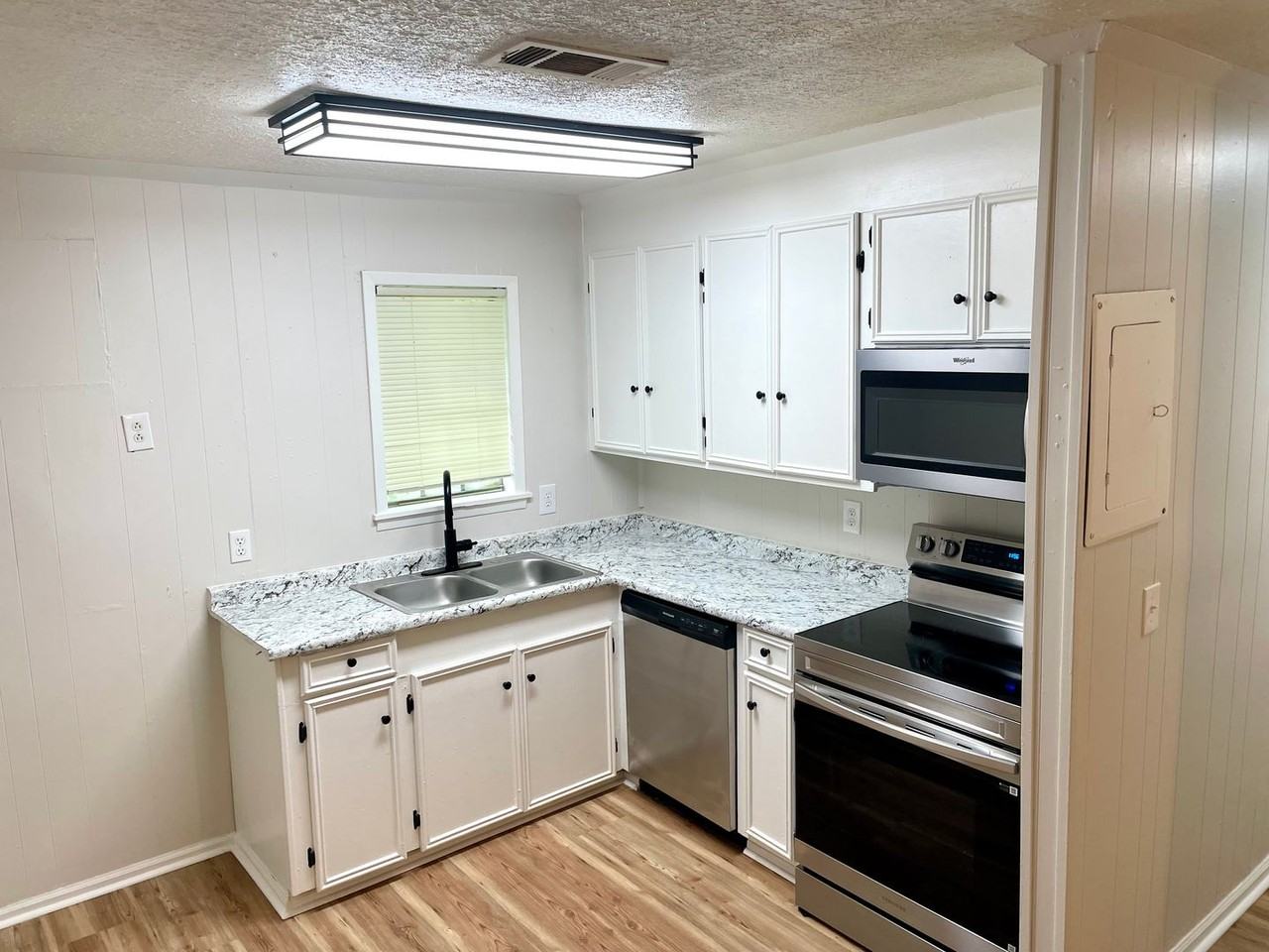 219 Harrell St #7 - Photo 4 of 8