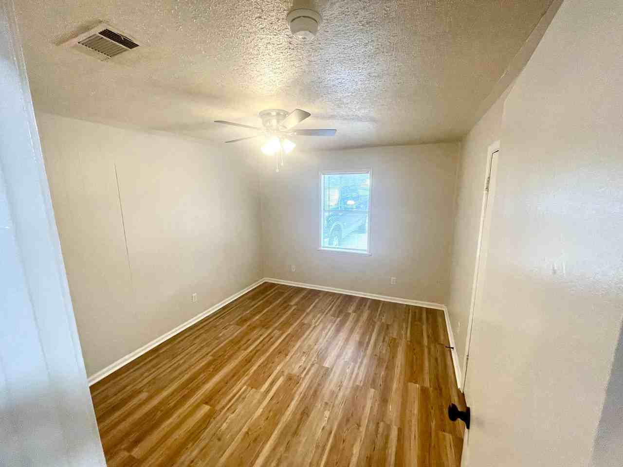 219 Harrell St #7 - Photo 7 of 8