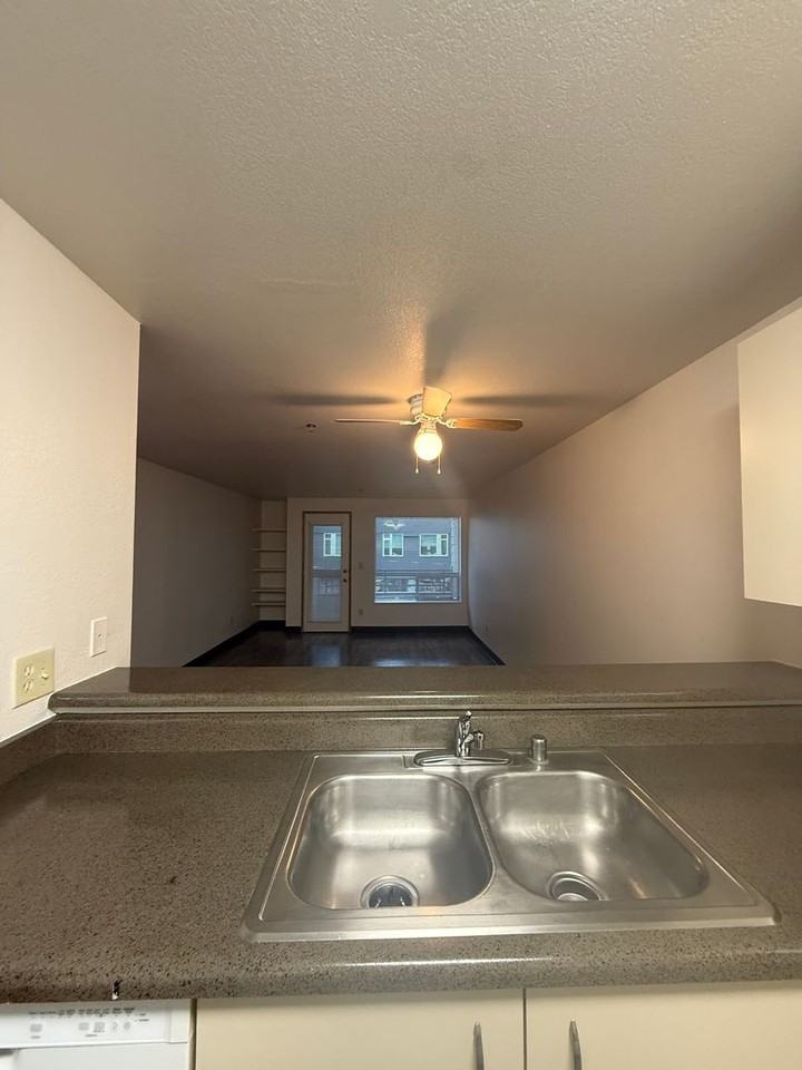 6700 ROOSEVELT APTS. - Photo 4 of 32