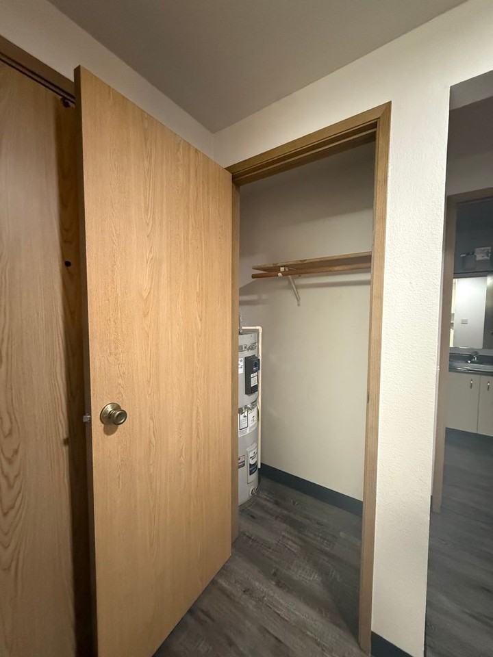 6700 ROOSEVELT APTS. - Photo 6 of 32