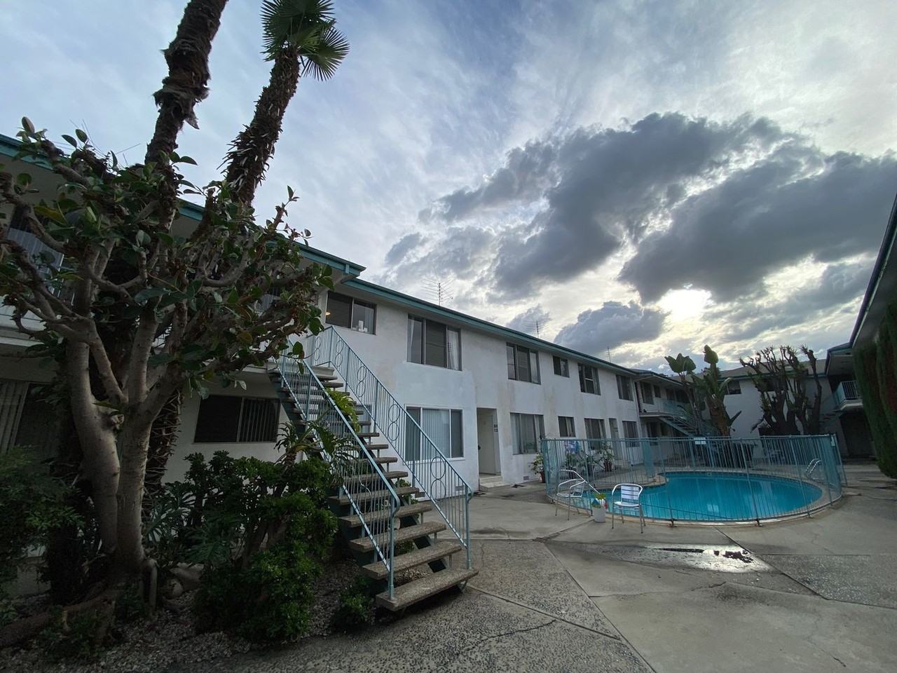 3747 CLARINGTON AVE - Photo 6 of 26