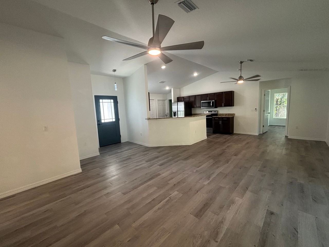 6589 North Bedstrow Boulevard - Photo 5 of 35