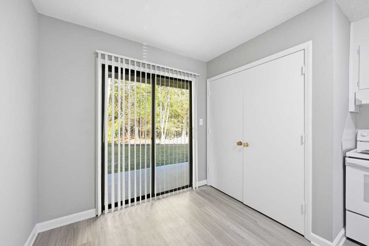 Chimneys Apartments - Photo 3 of 43