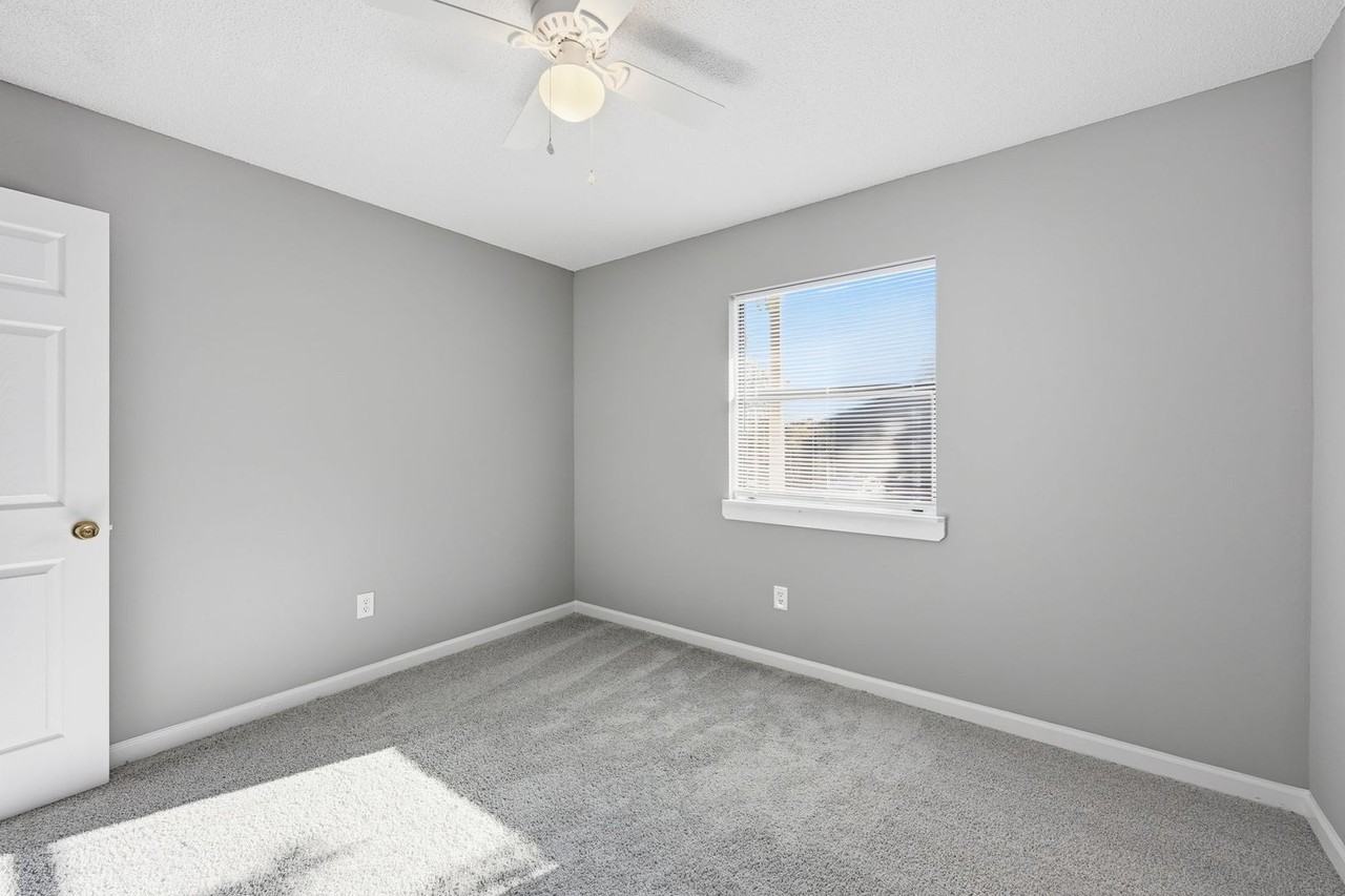 Chimneys Apartments - Photo 5 of 43