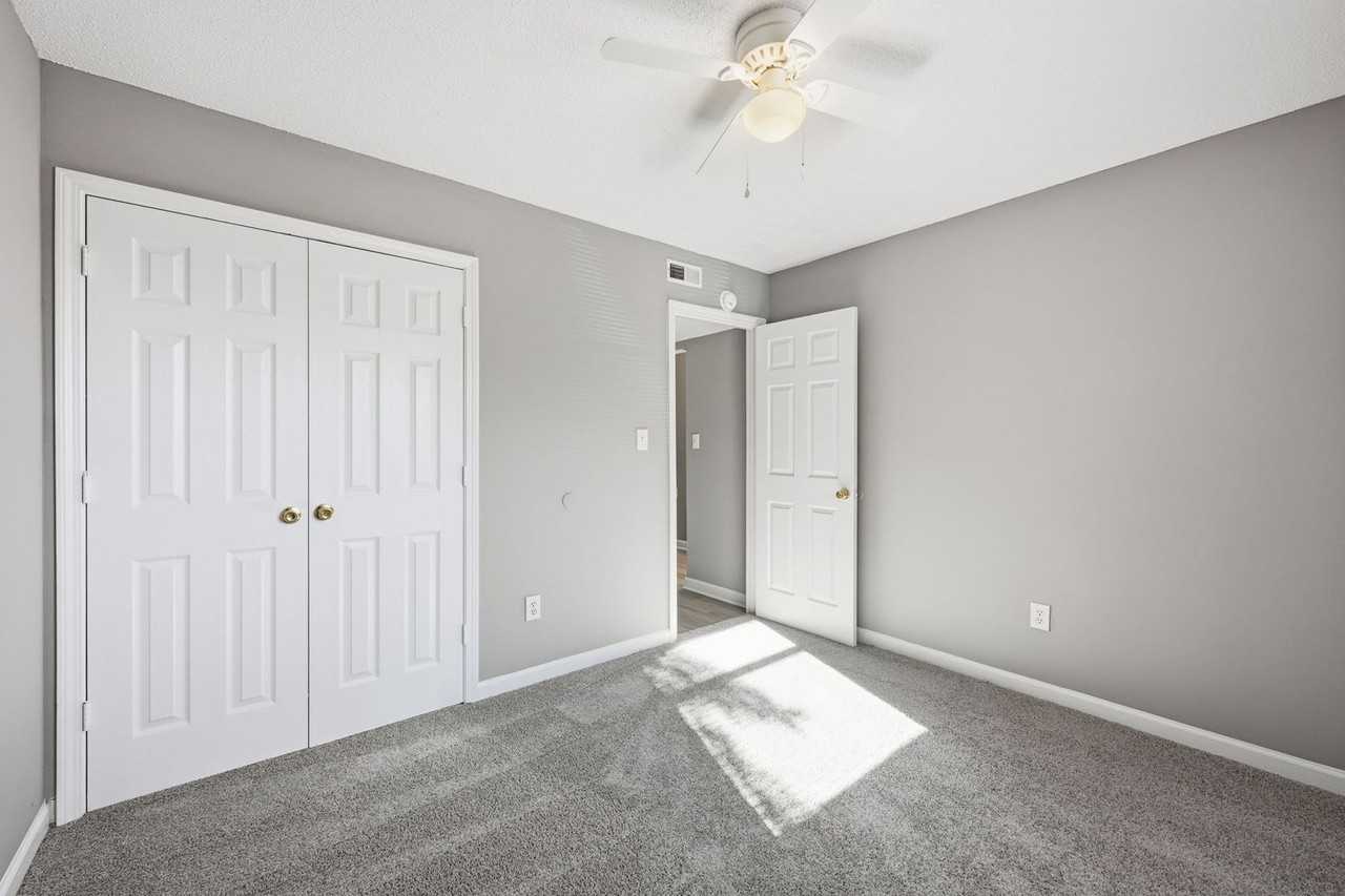 Chimneys Apartments - Photo 6 of 43