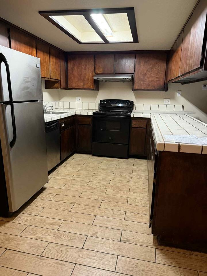 3040 Bell Street - Photo 2 of 4