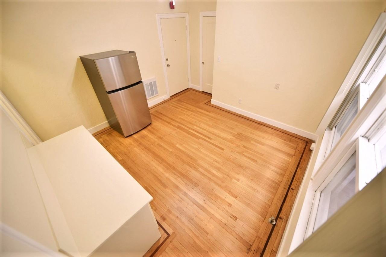 1438 Madison St - Photo 4 of 22