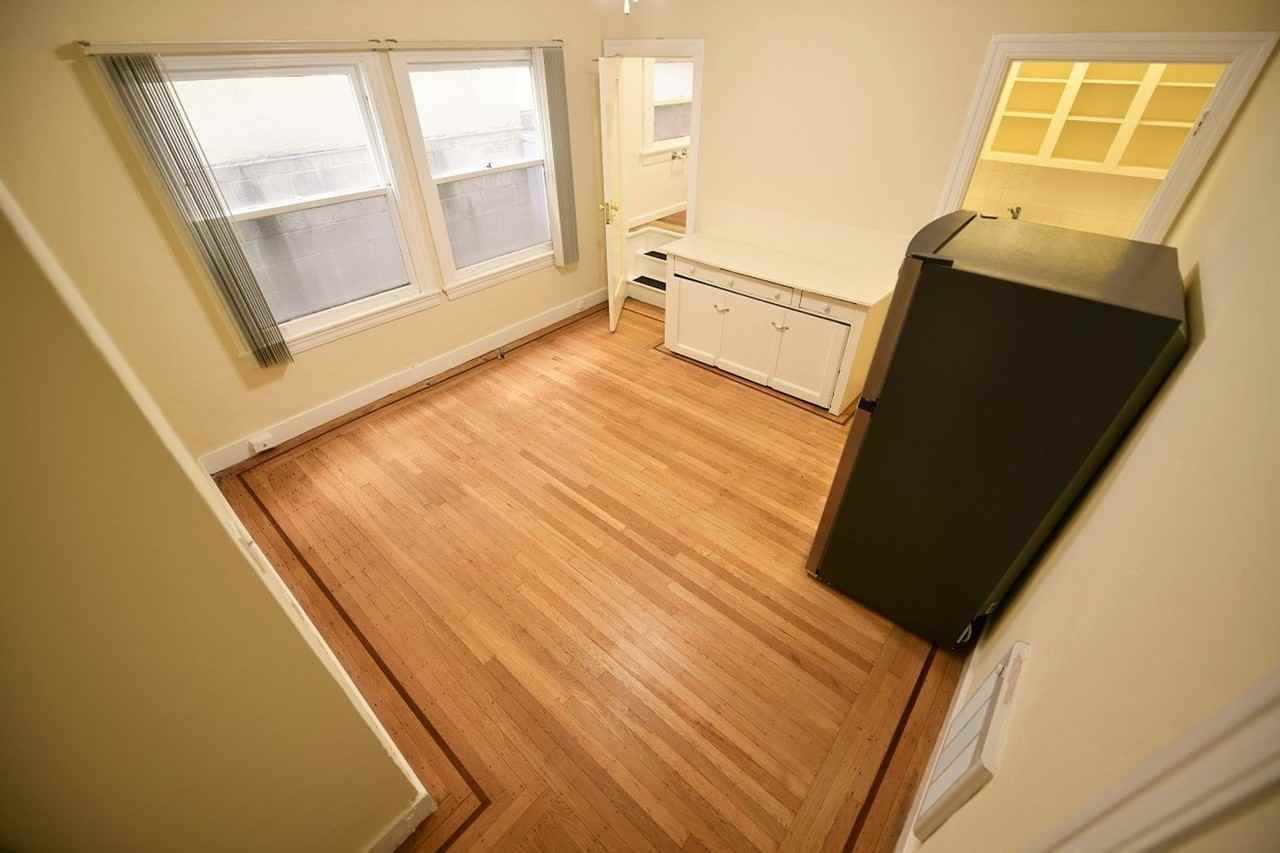 1438 Madison St - Photo 5 of 22