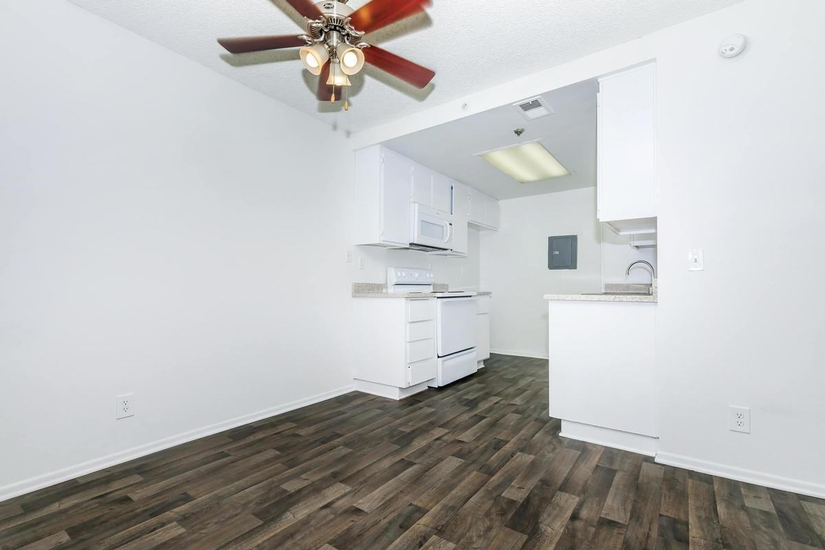 13051 Ramona Ave - Photo 4 of 33