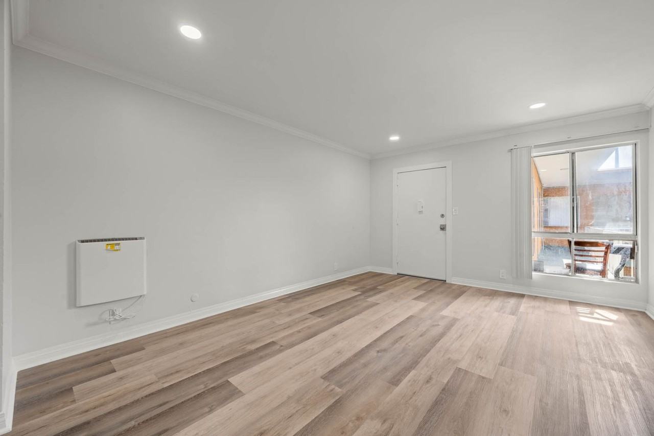 935 S Mariposa Ave - Photo 7 of 13