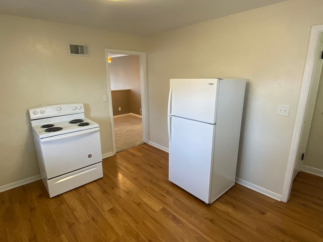 1101 West Rosecrans Street - Photo 4 of 25