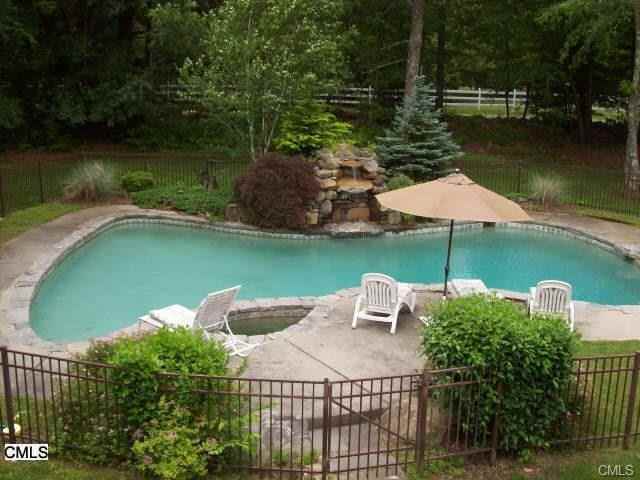 36 Keeler Rd - Photo 3 of 25