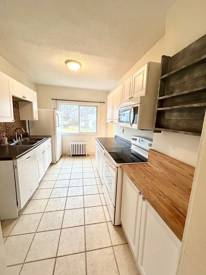 820 N 9th Ave E - Photo 6 of 23