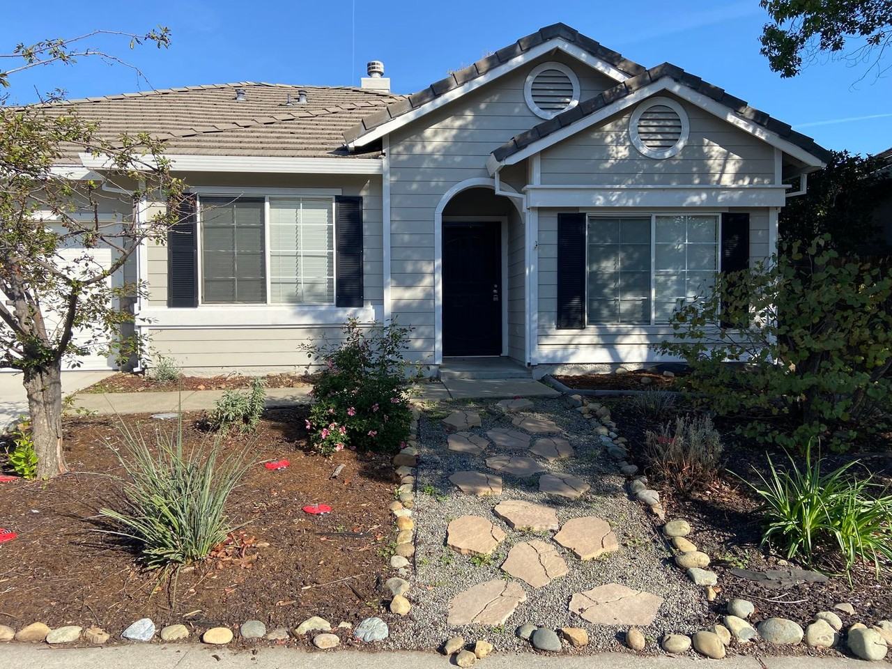 109 Cobble Ridge Drive - Photo 2 of 22