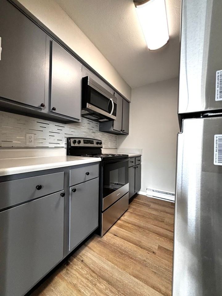 Sanlor Apartments - Photo 5 of 25