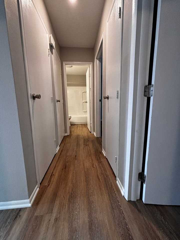 Sanlor Apartments - Photo 6 of 25