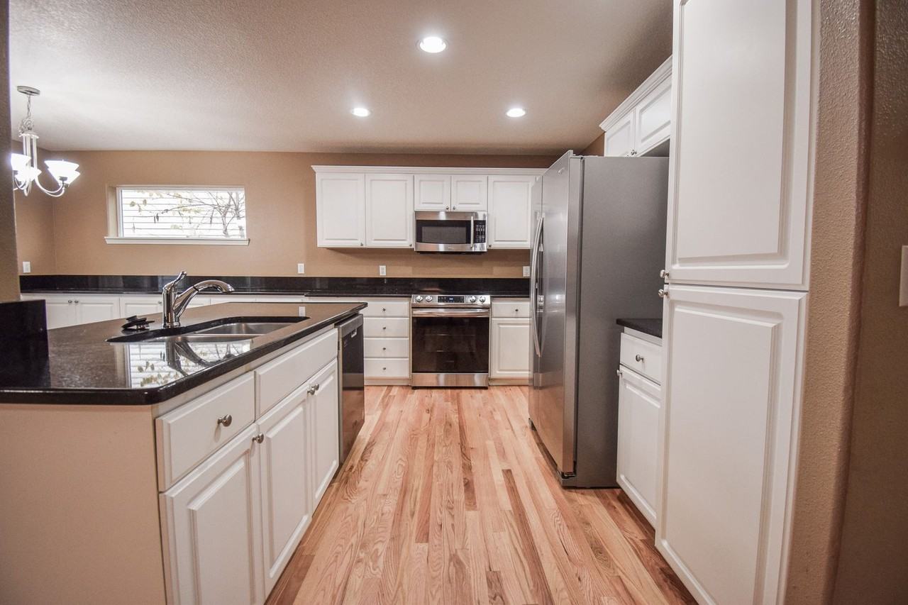 17261 Nw La Paloma Ln - Photo 6 of 45