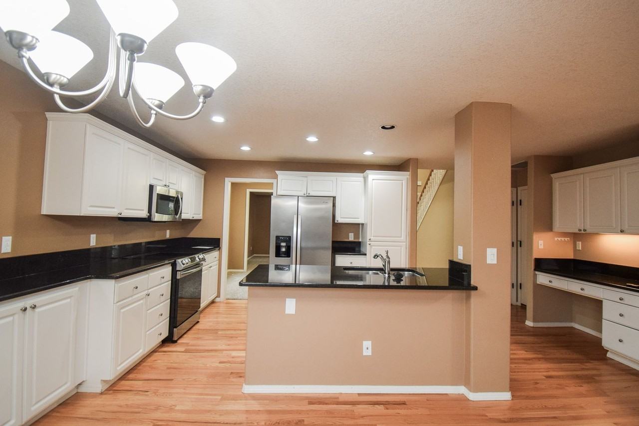 17261 Nw La Paloma Ln - Photo 7 of 45