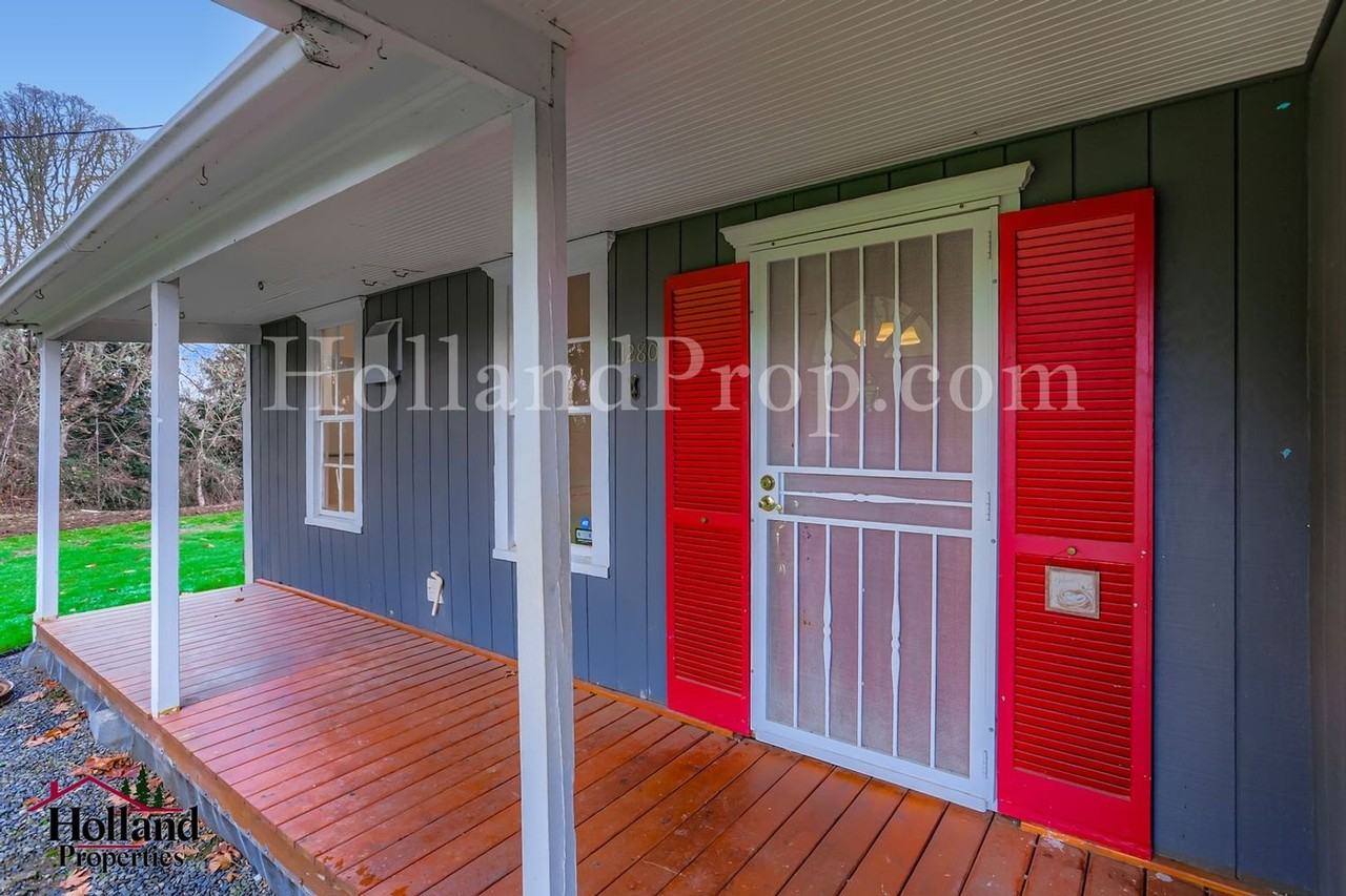 11280 Southwest Robinson Road - Photo 2 of 31