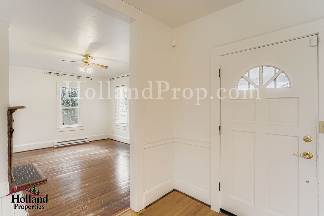 11280 Southwest Robinson Road - Photo 3 of 31