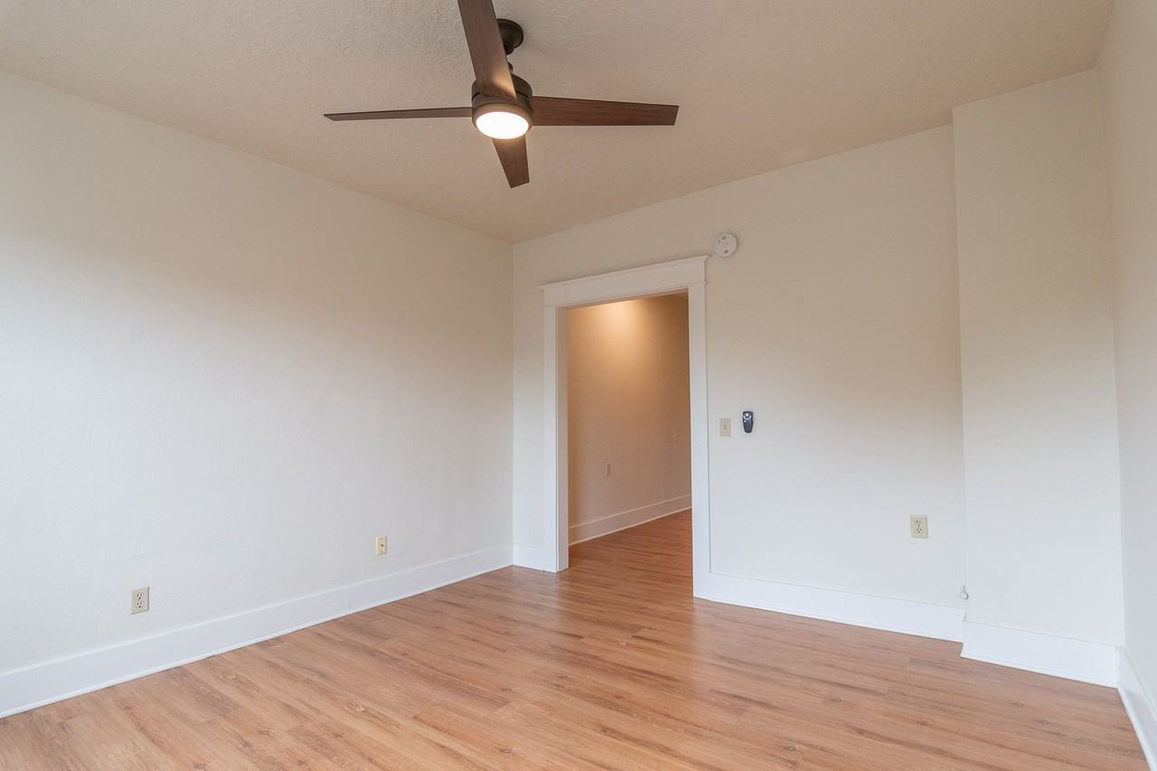 6020 Glisan Apartments - Photo 4 of 9