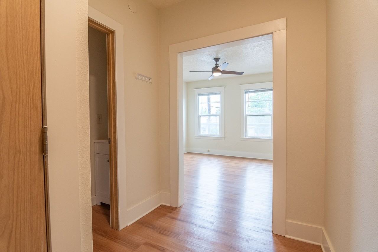 6020 Glisan Apartments - Photo 6 of 9