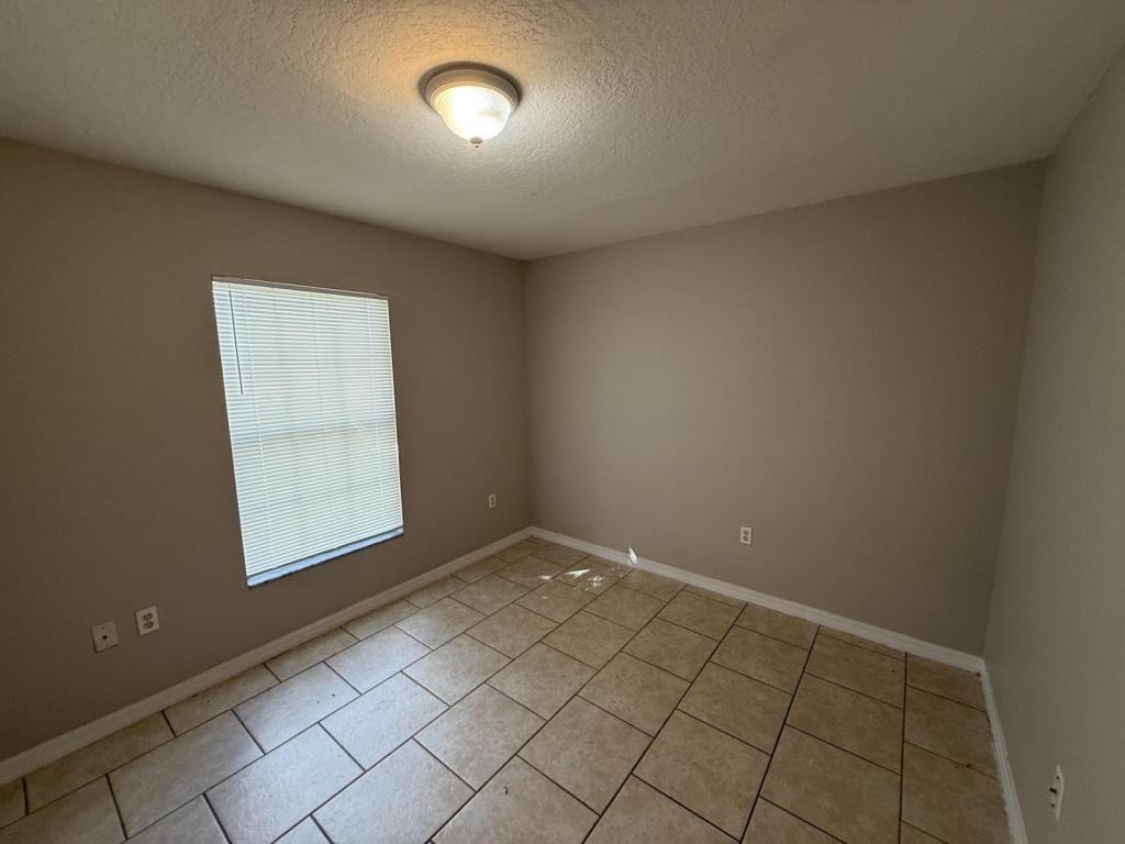320 Baccarat Ct - Photo 2 of 16