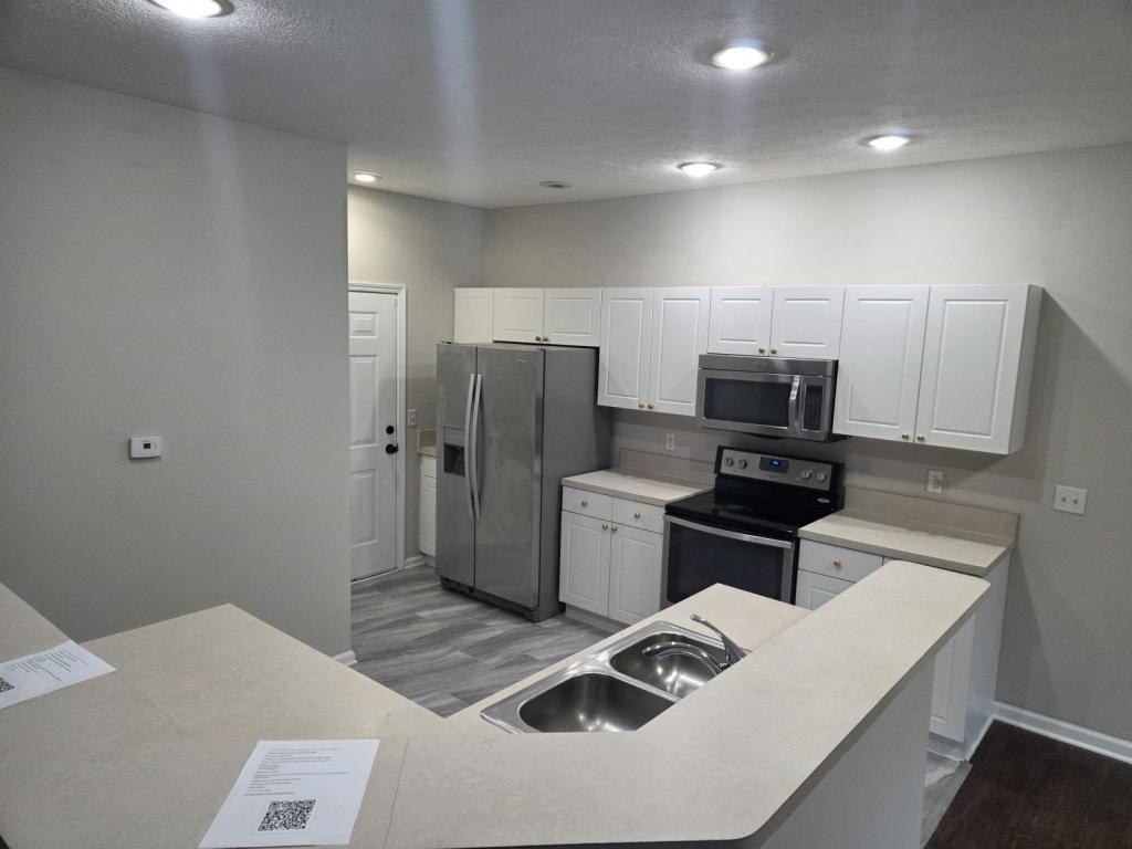 770 Mystic Pointe Drive - Photo 2 of 18