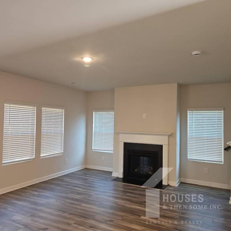 185 Vickery Rd - Photo 3 of 23