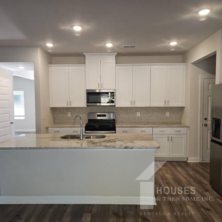 185 Vickery Rd - Photo 4 of 23