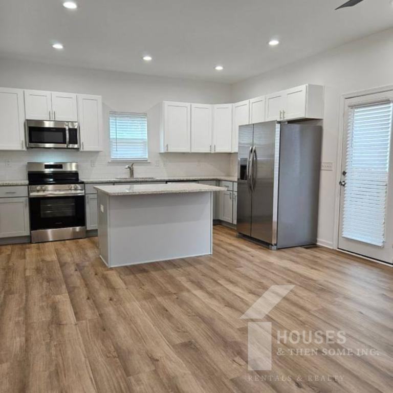 205 Blackwood St - Photo 4 of 14