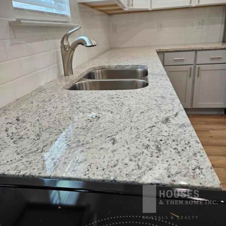 205 Blackwood St - Photo 5 of 14